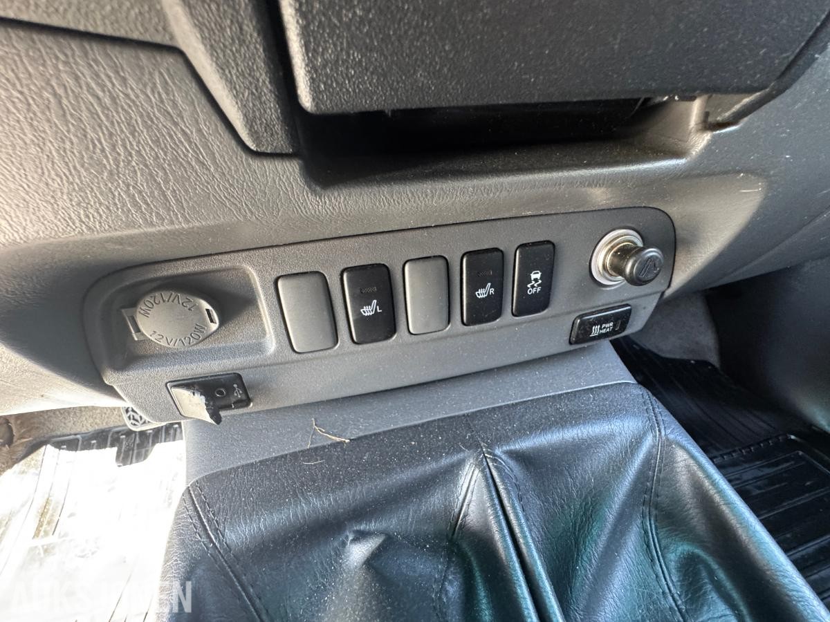 2014 Toyota HiLux 2.5-144 D 4WD / Double Cab / hardtop / innredning / 282303km