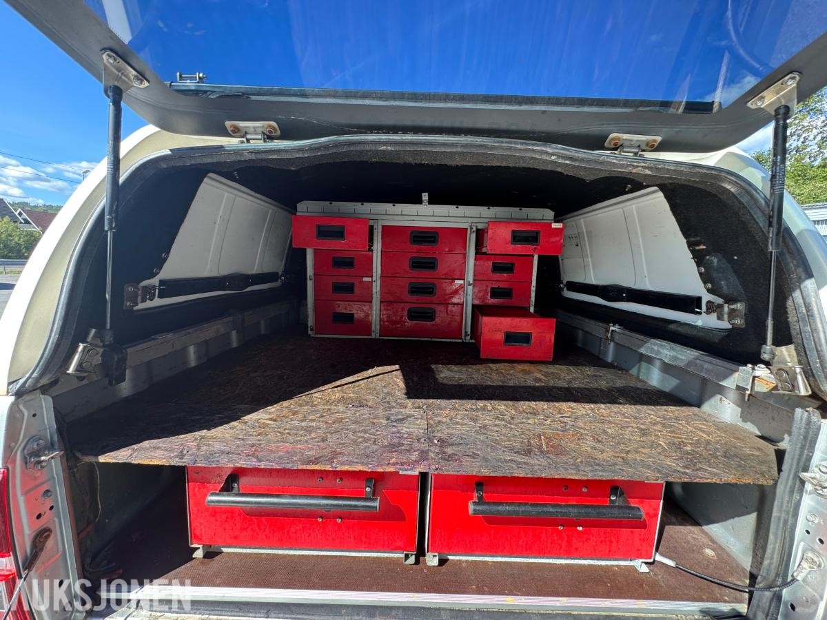 2014 Toyota HiLux 2.5-144 D 4WD / Double Cab / hardtop / innredning / 282303km