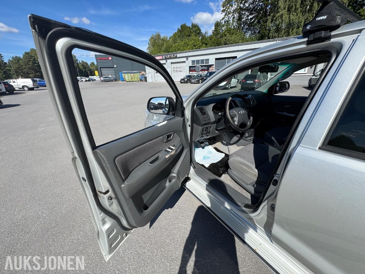 2014 Toyota HiLux 2.5-144 D 4WD / Double Cab / hardtop / innredning / 282303km
