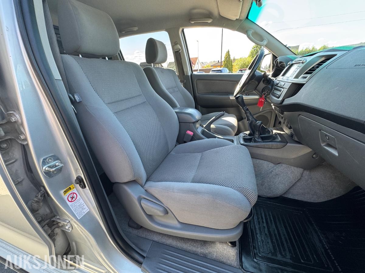 2014 Toyota HiLux 2.5-144 D 4WD / Double Cab / hardtop / innredning / 282303km
