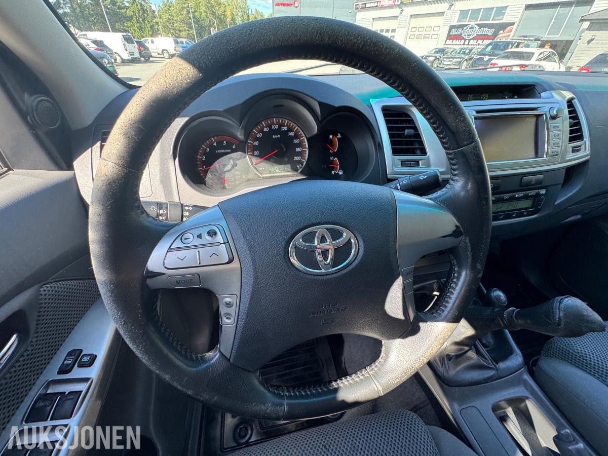 2014 Toyota HiLux 2.5-144 D 4WD / Double Cab / hardtop / innredning / 282303km