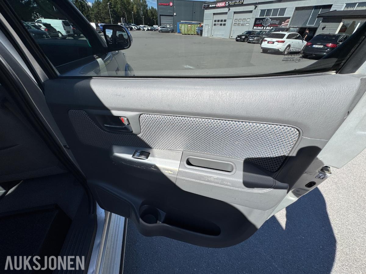 2014 Toyota HiLux 2.5-144 D 4WD / Double Cab / hardtop / innredning / 282303km