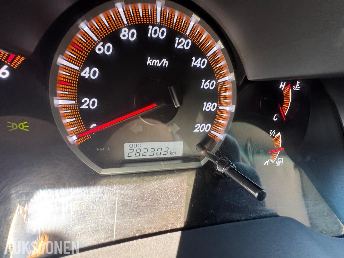 2014 Toyota HiLux 2.5-144 D 4WD / Double Cab / hardtop / innredning / 282303km