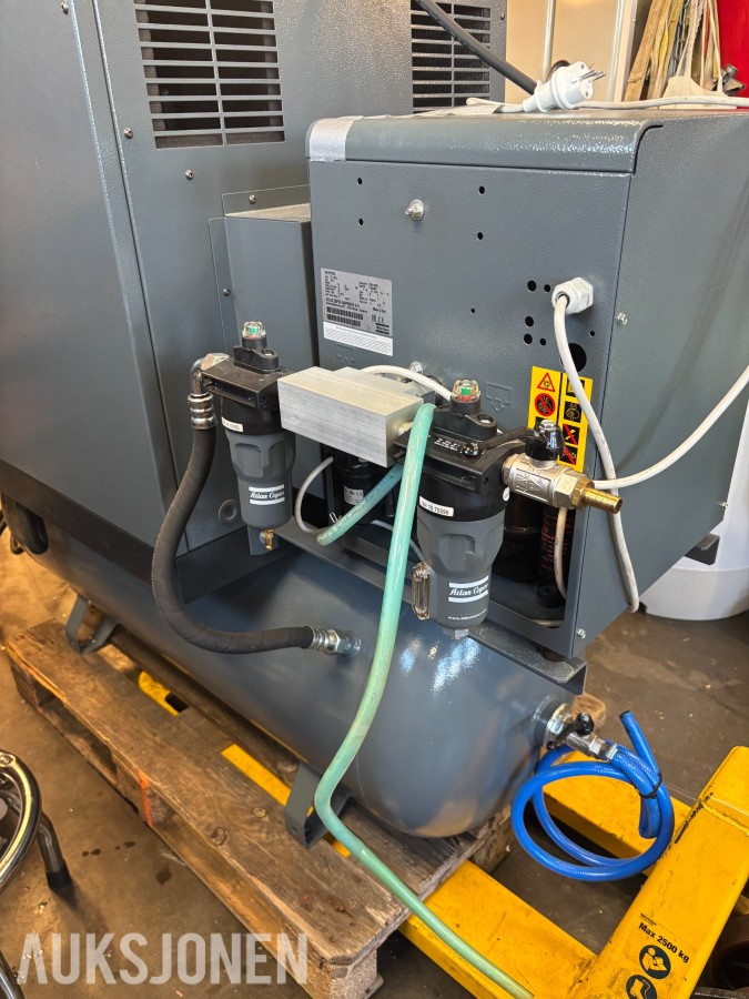 Atlas Copco LZ7-10 FF trykkluftanlegg med 270 liters tank og Atlas Copco FX3 kjøletørke.