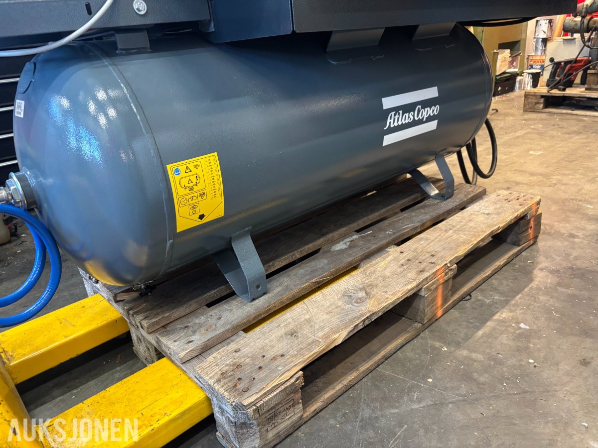 Atlas Copco LZ7-10 FF trykkluftanlegg med 270 liters tank og Atlas Copco FX3 kjøletørke.