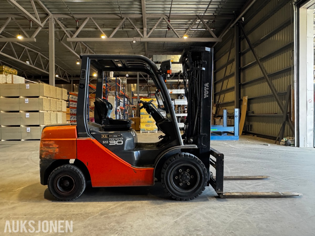 2008 Toyota 02-8FDF30 Tonero Dieseltruck