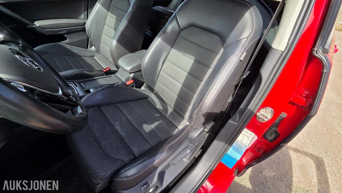 2014 Volkswagen GOLF 1.4-122 Rep objekt , 124000km