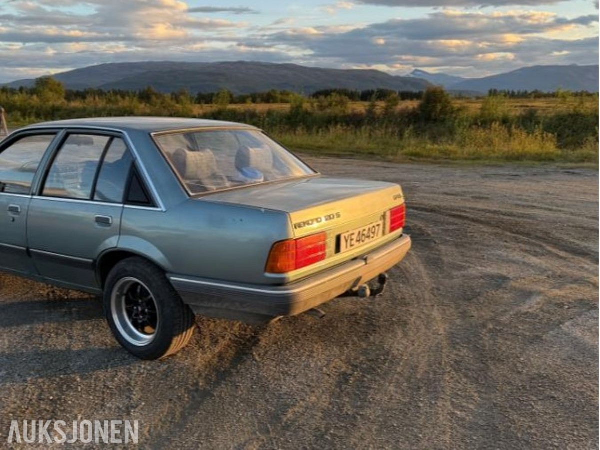 1986 Opel Rekord 2.0S GL EU ok til 07.2027