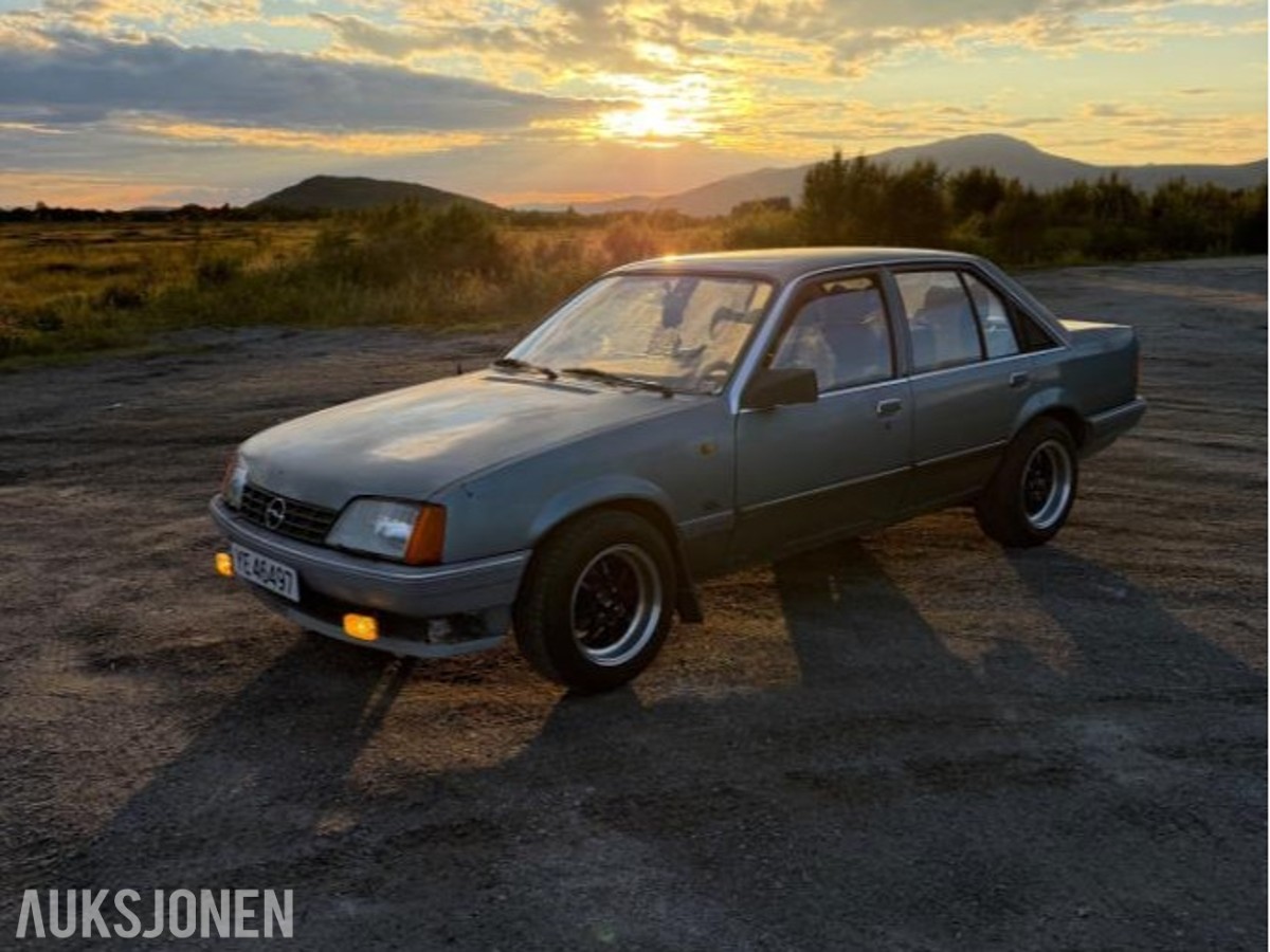1986 Opel Rekord 2.0S GL EU ok til 07.2027