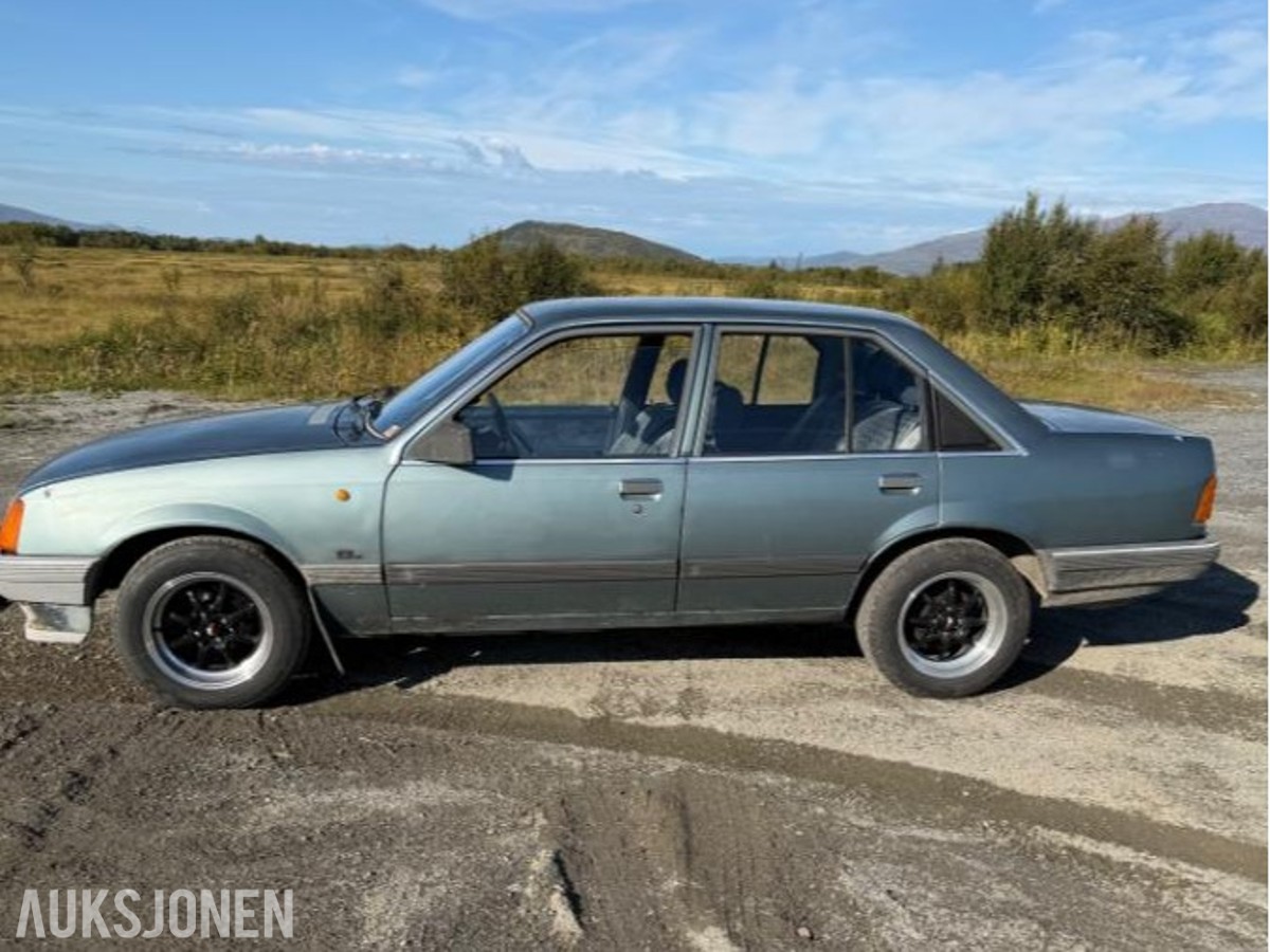 1986 Opel Rekord 2.0S GL EU ok til 07.2027