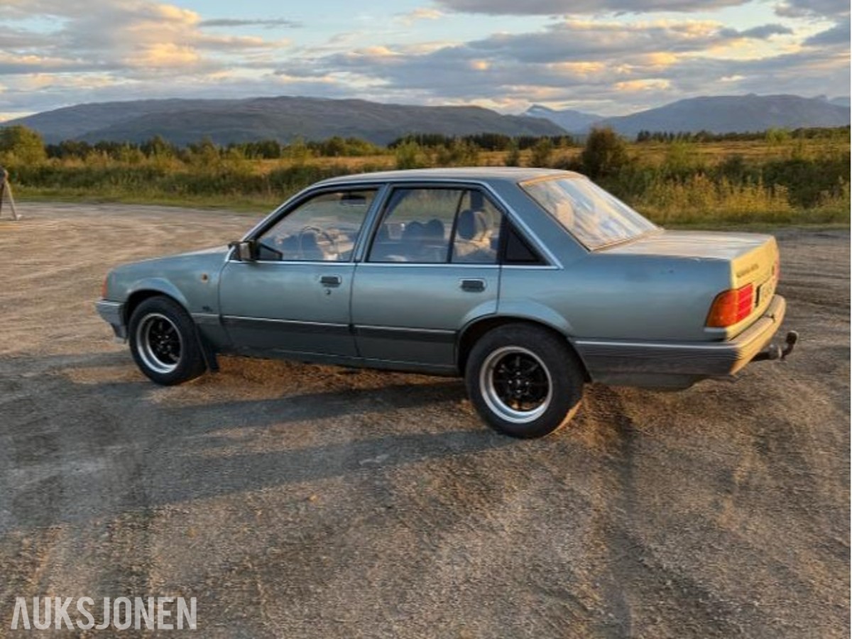 1986 Opel Rekord 2.0S GL EU ok til 07.2027