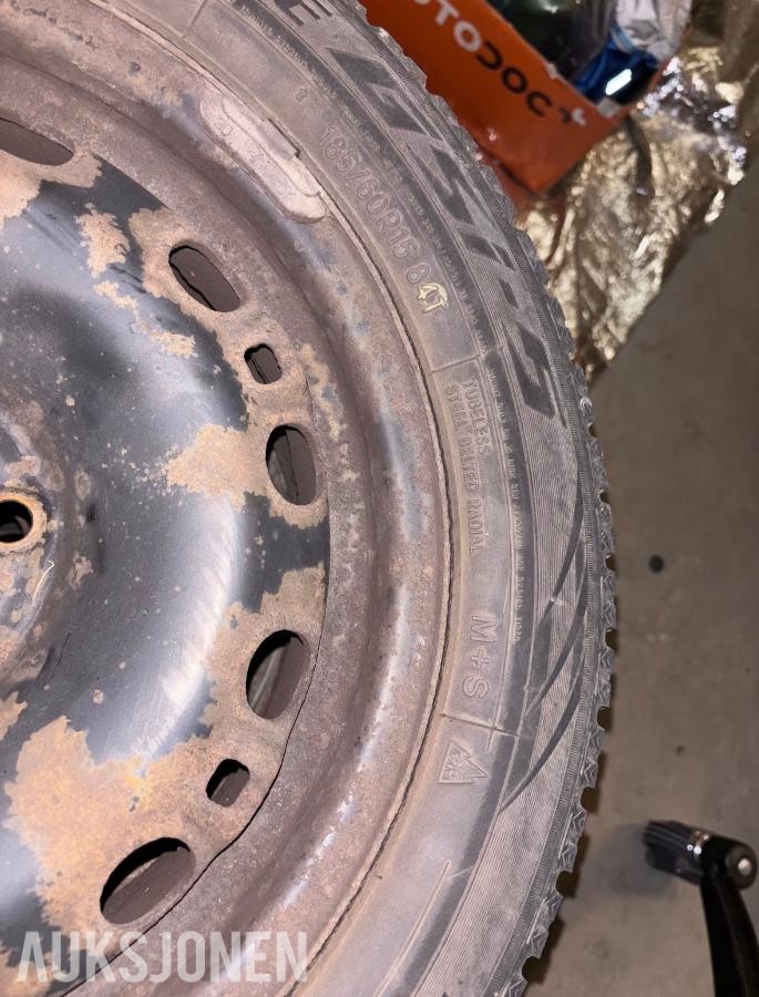 Vinterdekk Vw Polo 185/60 R15 84T - Ingen minstepris
