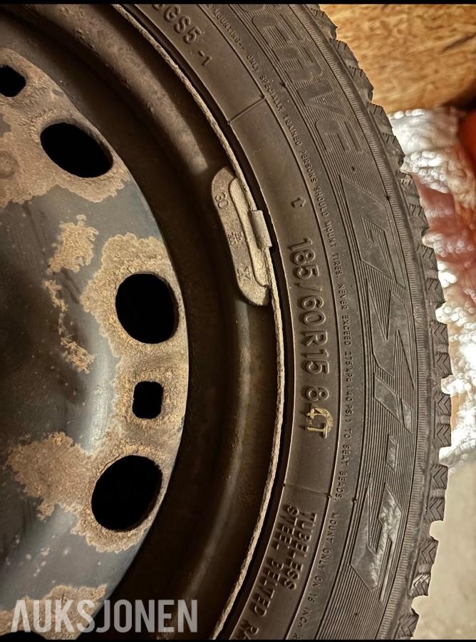 Vinterdekk Vw Polo 185/60 R15 84T - Ingen minstepris