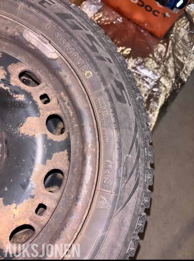 Vinterdekk Vw Polo 185/60 R15 84T - Ingen minstepris