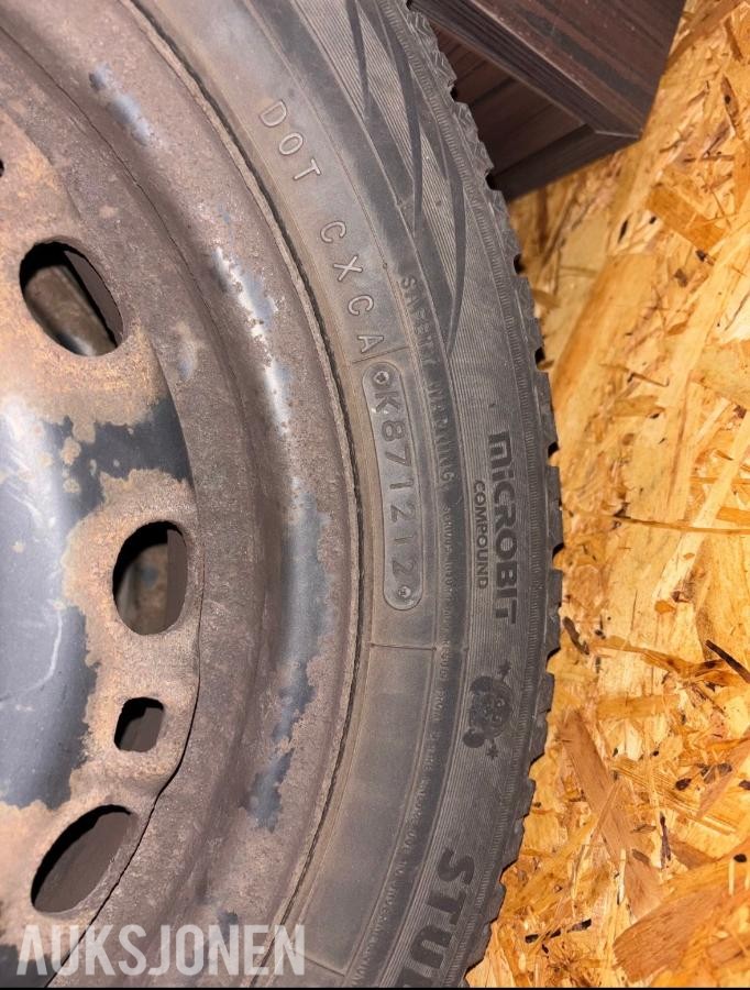 Vinterdekk Vw Polo 185/60 R15 84T - Ingen minstepris