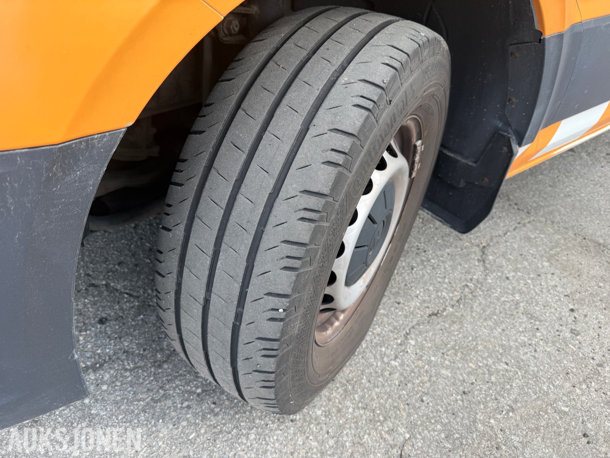 2022 Volkswagen Crafter 35 L3 2,0 TDI 177hk 4Motion aut. Bott innredning i varerom.