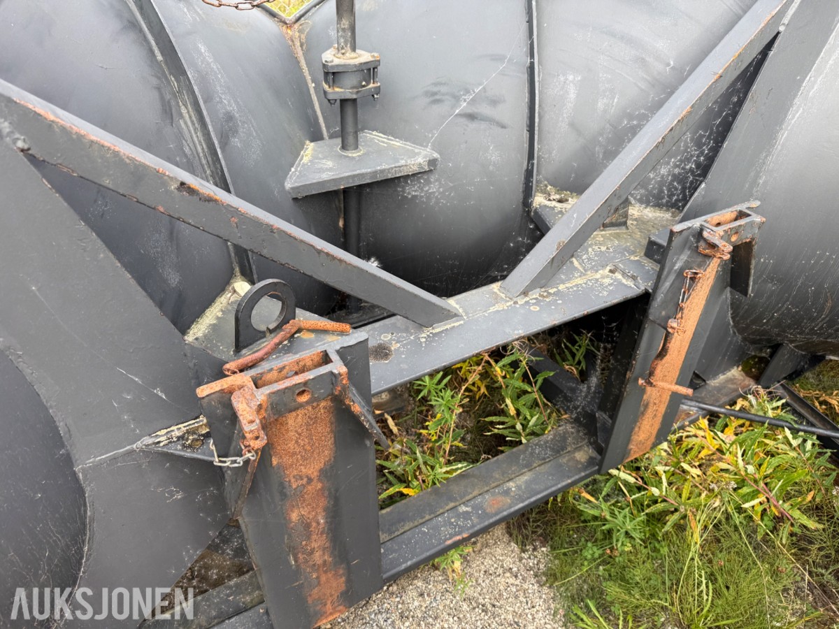 1989 Øveraasen Viking L290FS spissplog 345 cm