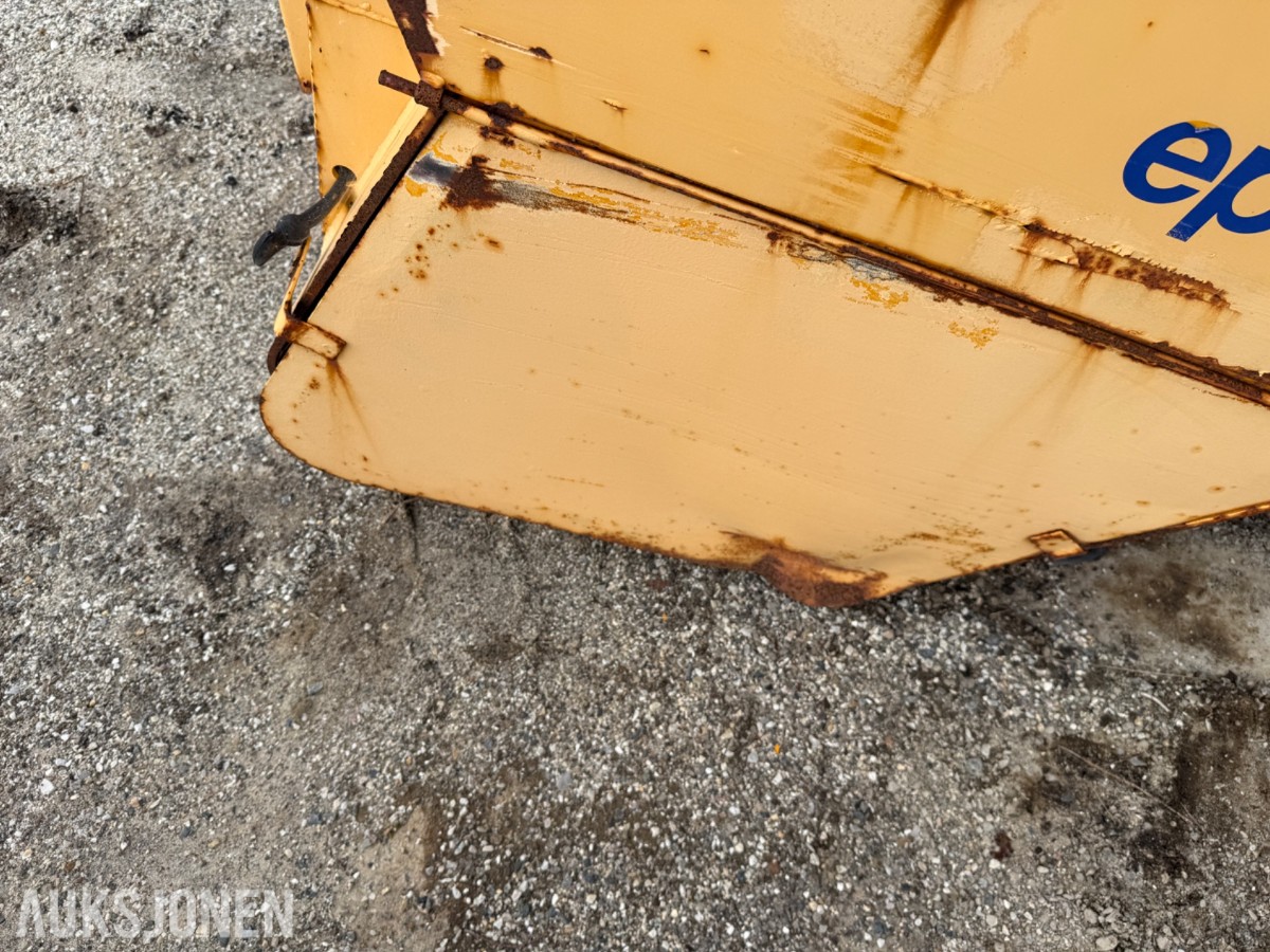 Epoke TKB 12-280 etterhengende spreder – reparasjonsobjekt