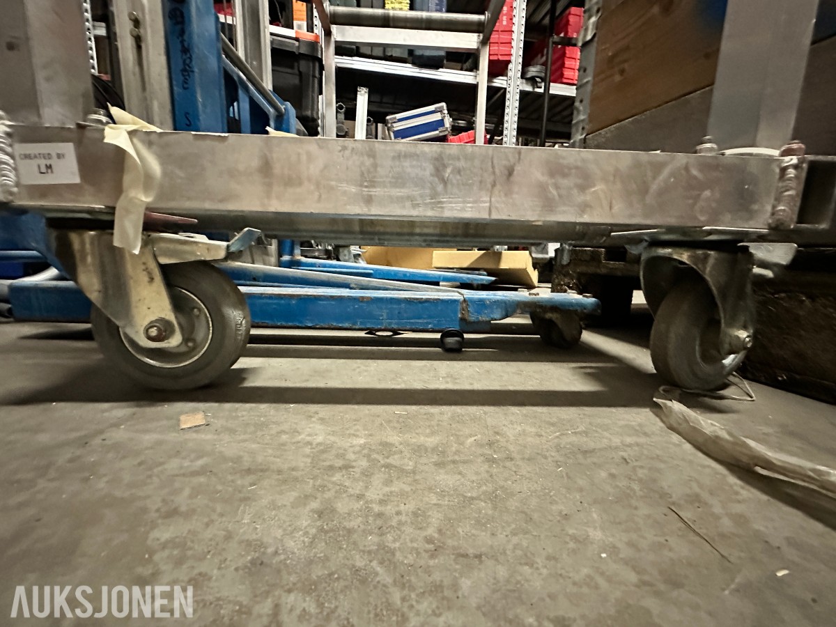 Aluminium rullebord / materialvogn med 5 ruller og hjul