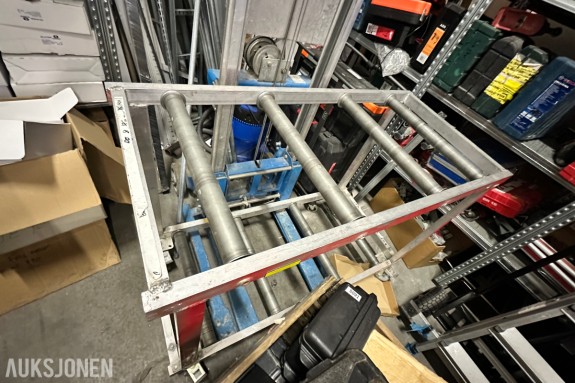 Aluminium rullebord / materialvogn med 5 ruller og hjul