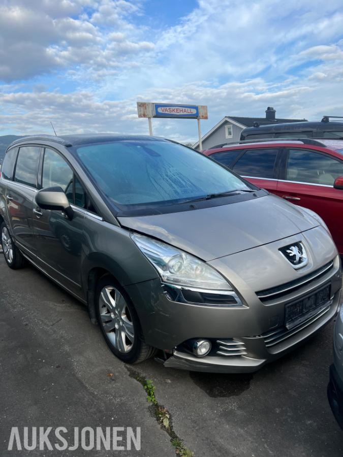 2013 Peugeot  5008 1.6-111 D