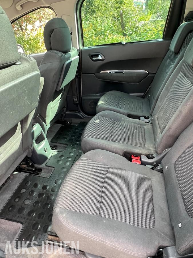 2013 Peugeot  5008 1.6-111 D