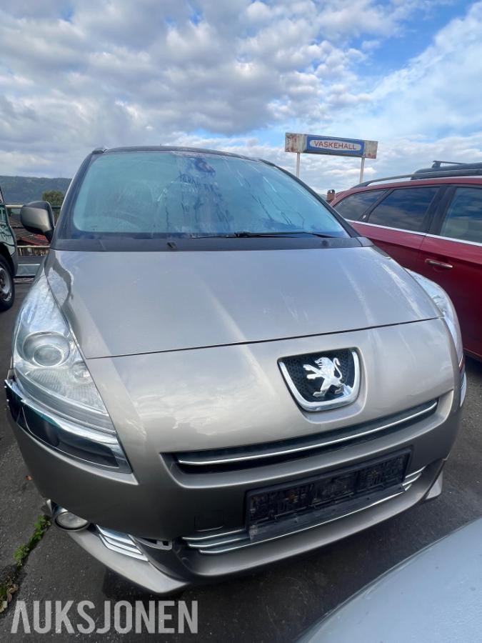 2013 Peugeot  5008 1.6-111 D