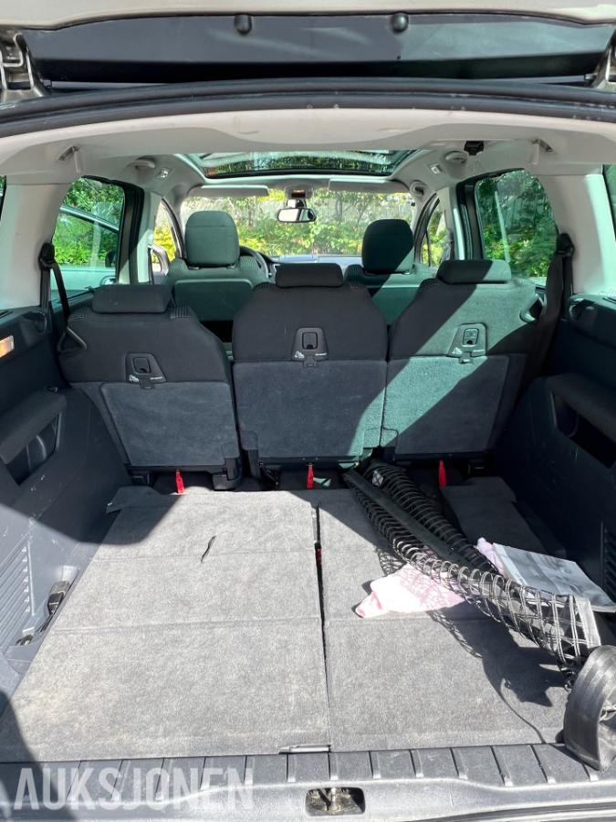 2013 Peugeot  5008 1.6-111 D
