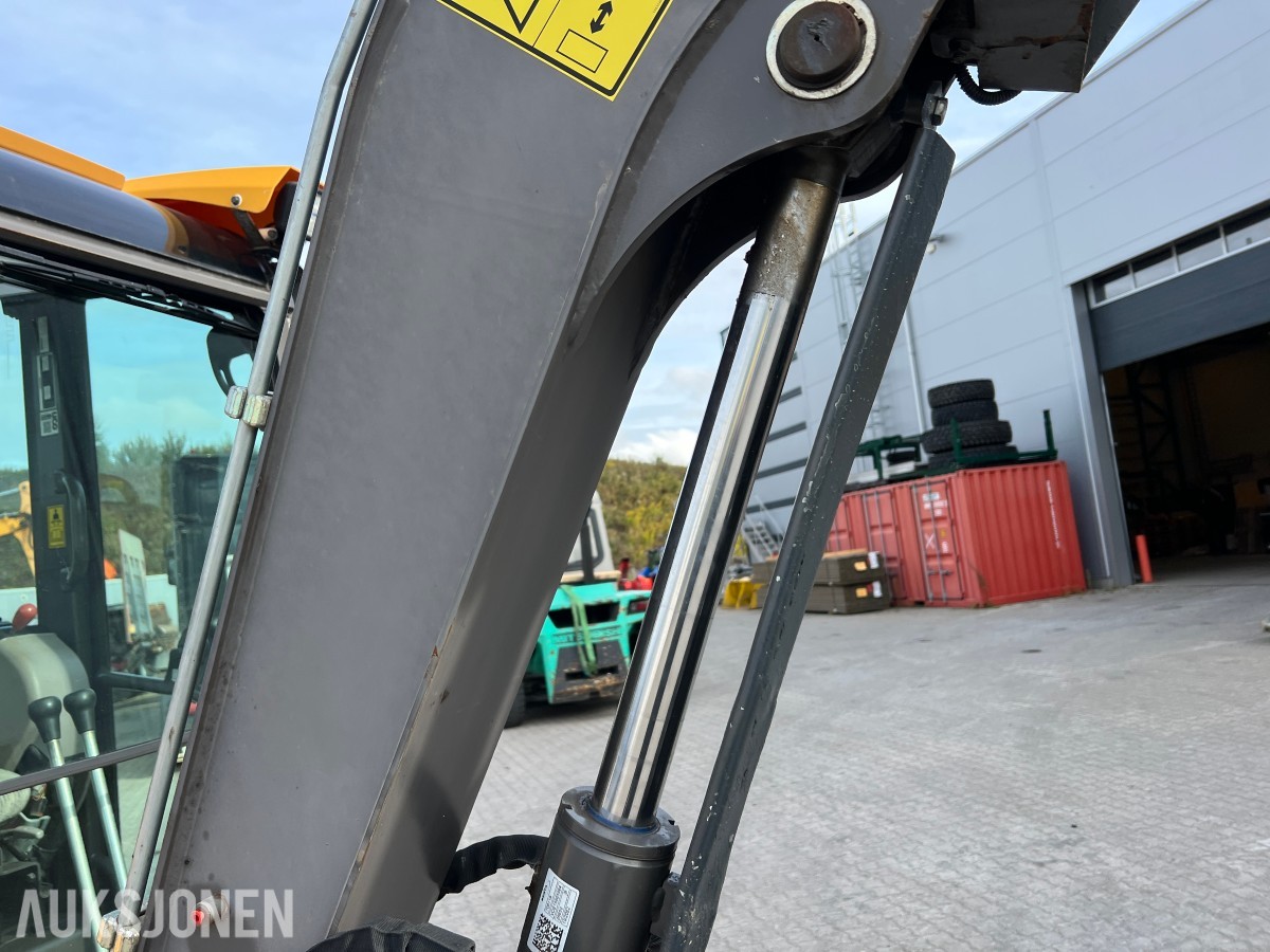 2017 Volvo ECR35D minigraver med 3 skuffer