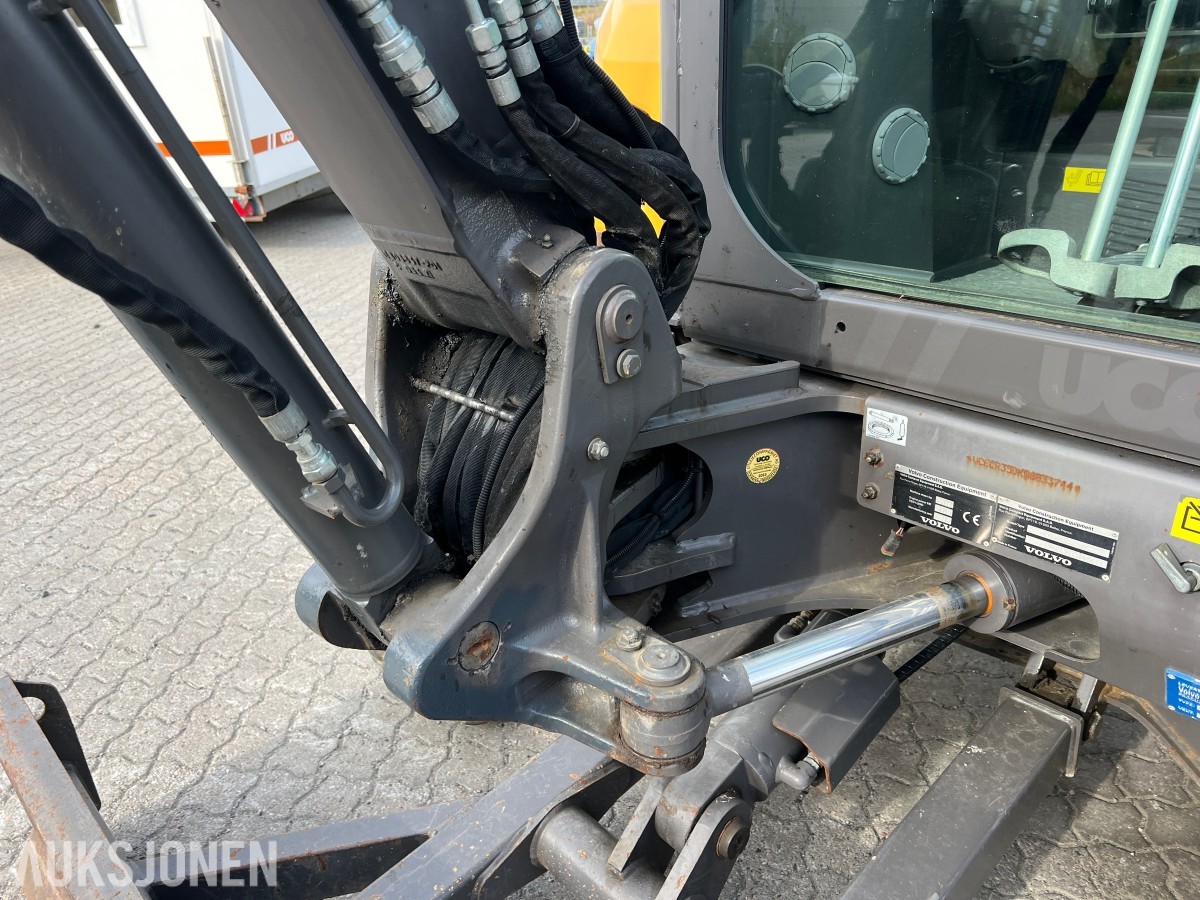 2017 Volvo ECR35D minigraver med 3 skuffer