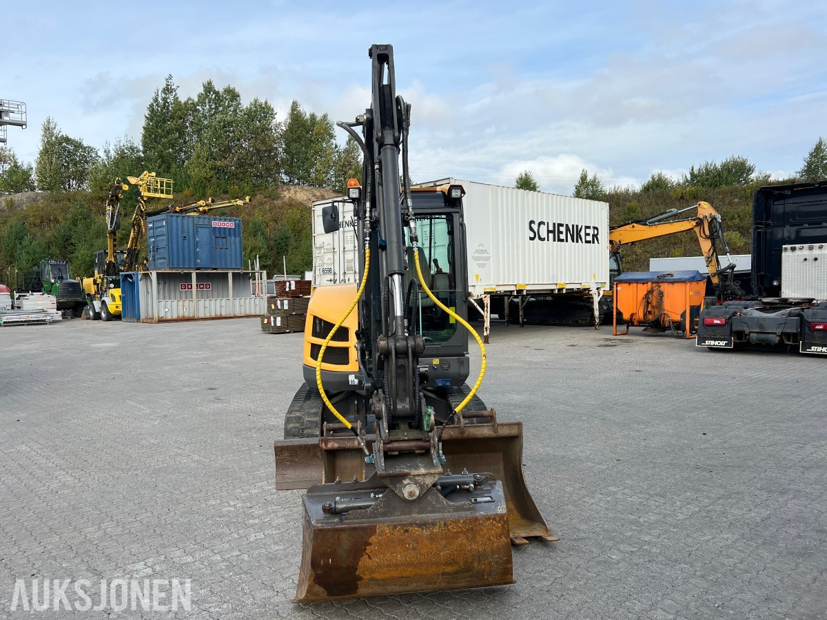2017 Volvo ECR35D minigraver med 3 skuffer
