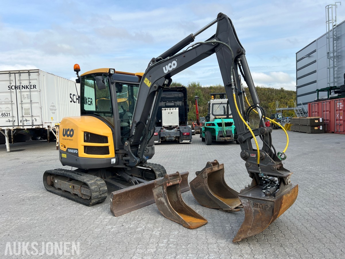 2017 Volvo ECR35D minigraver med 3 skuffer