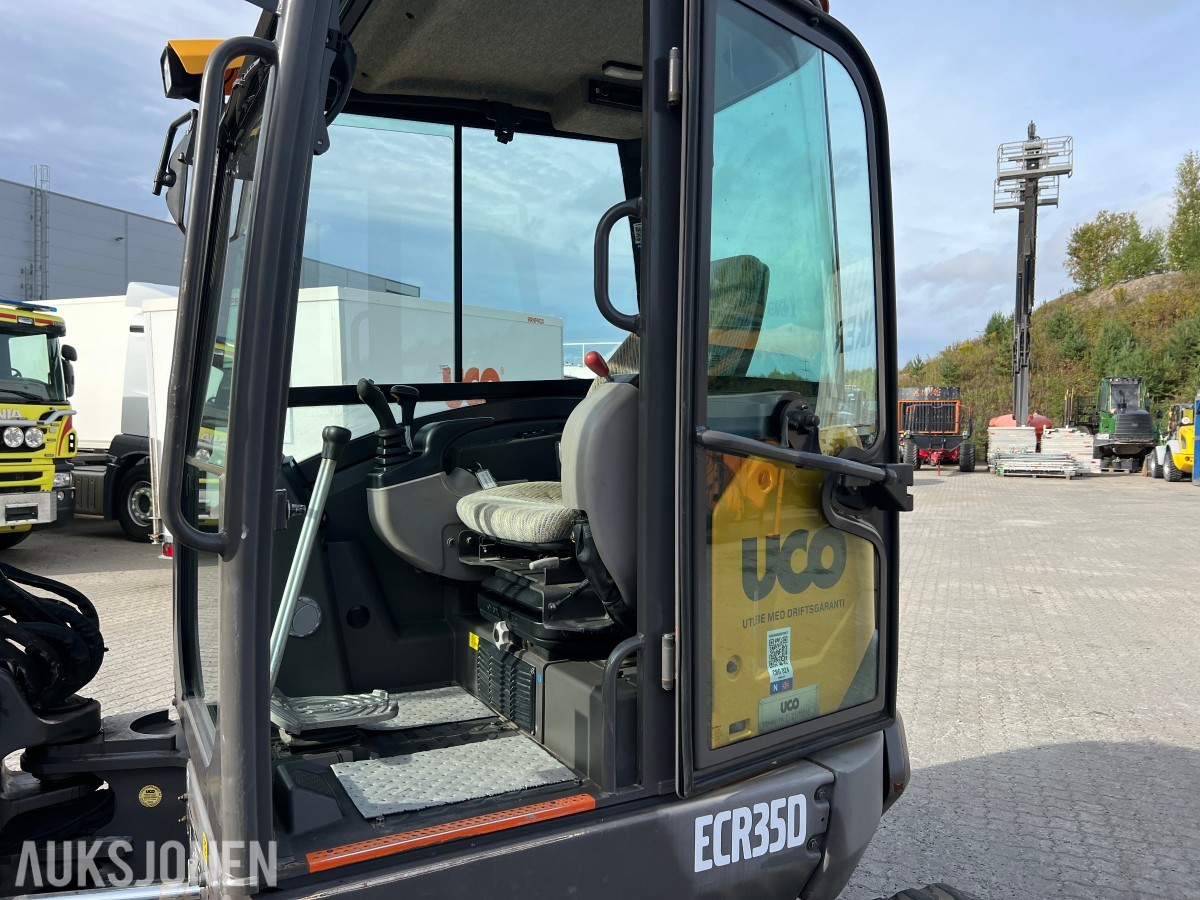 2017 Volvo ECR35D minigraver med 3 skuffer