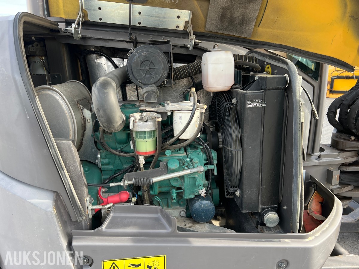 2017 Volvo ECR35D minigraver med 3 skuffer