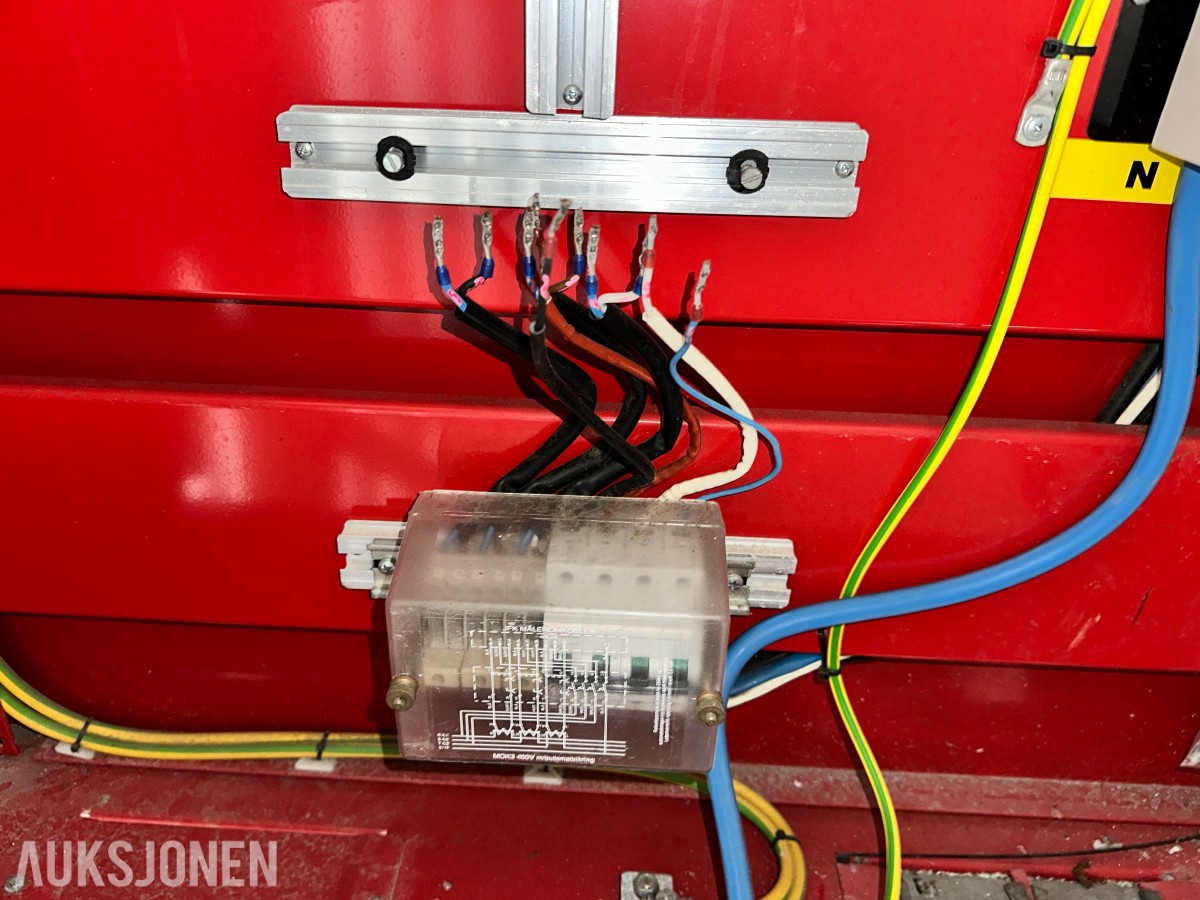 Bygg-Strøm hovedsentral 250A 400V – byggestrømsentral med stativ
