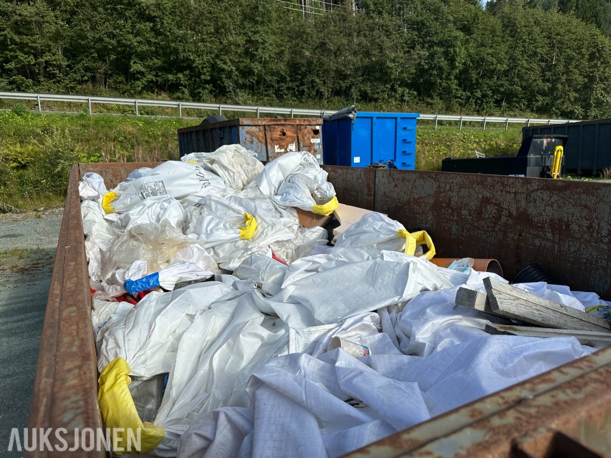 Krokkasse 6,5 m innvendig lengde, sideåpning