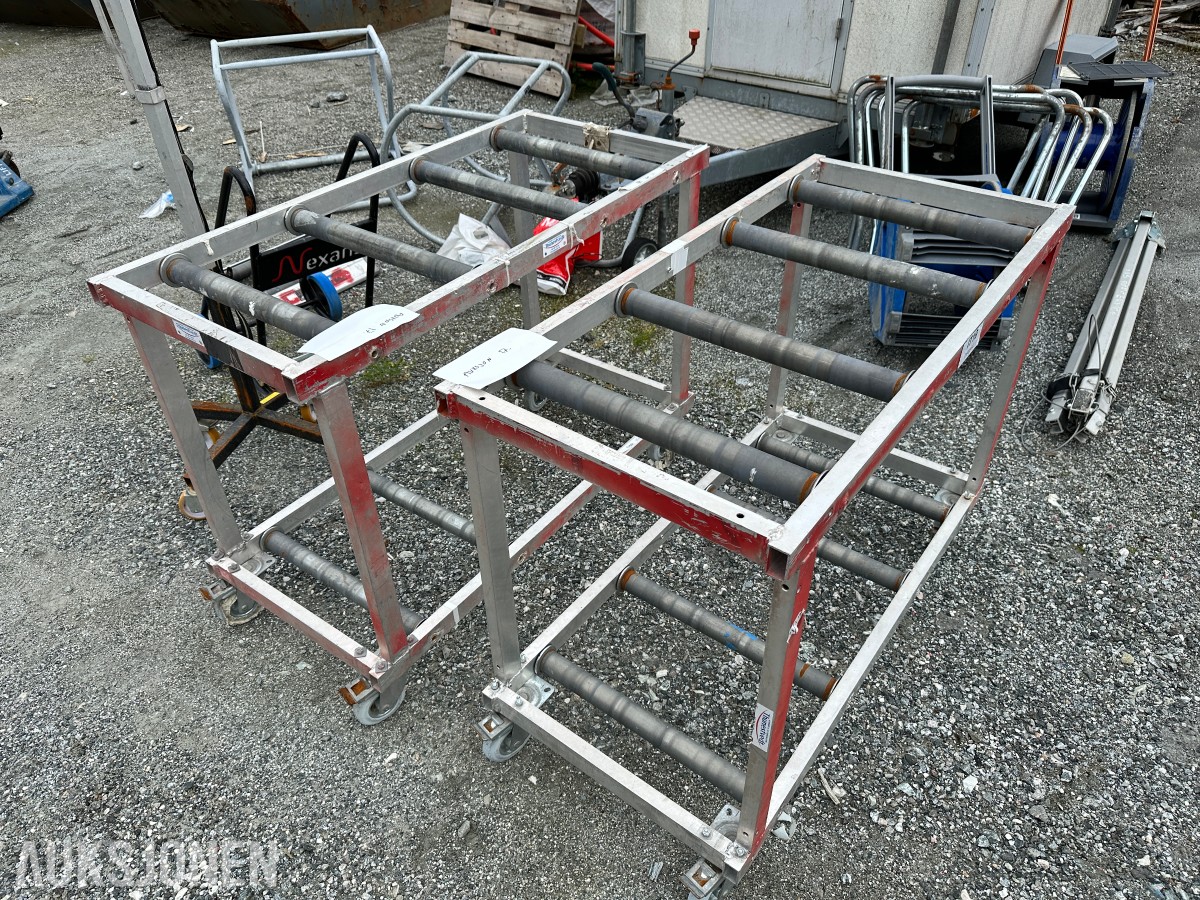 2 stk rullebukker / materialstativer i aluminium – selges samlet
