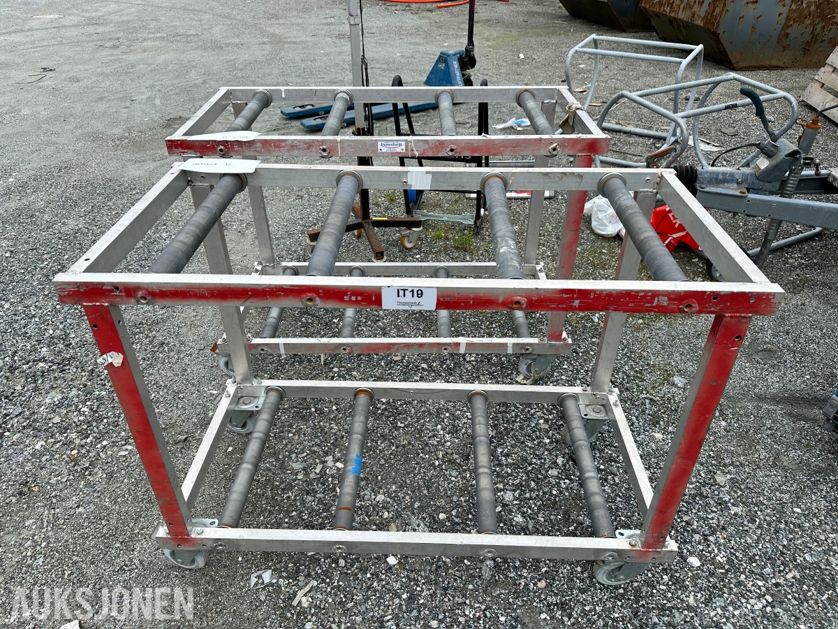 2 stk rullebukker / materialstativer i aluminium – selges samlet