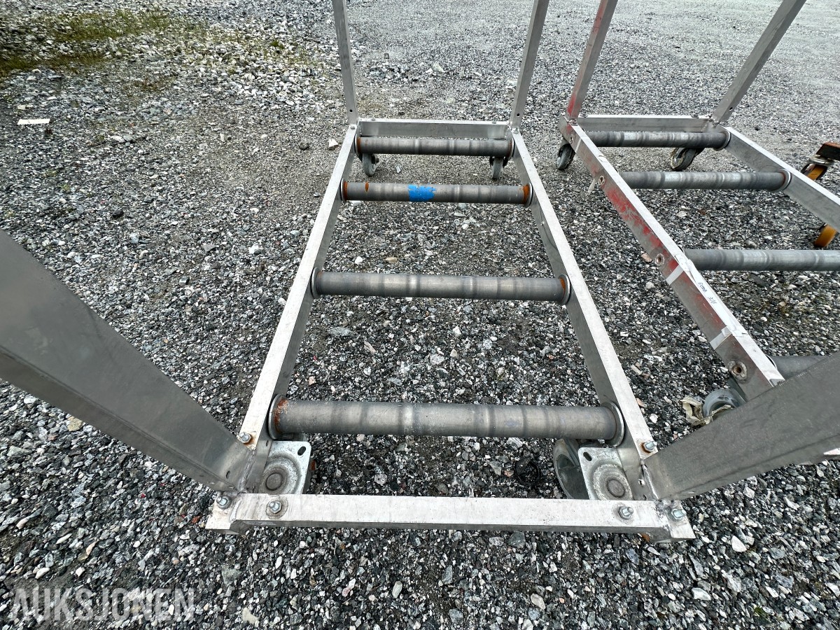 2 stk rullebukker / materialstativer i aluminium – selges samlet