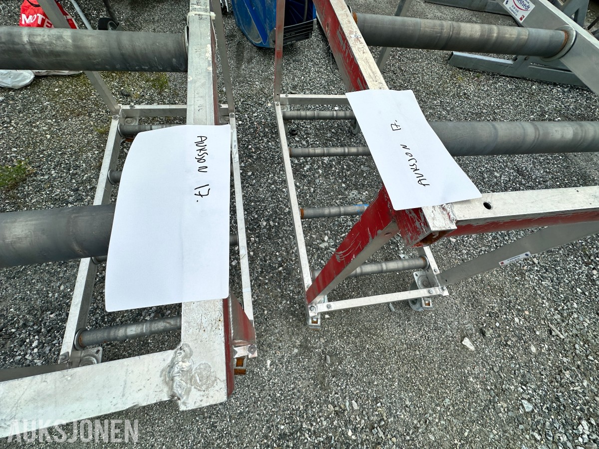 2 stk rullebukker / materialstativer i aluminium – selges samlet