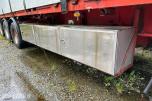 Istrail 3-akslet semitrailer, åpent plan, containerfester