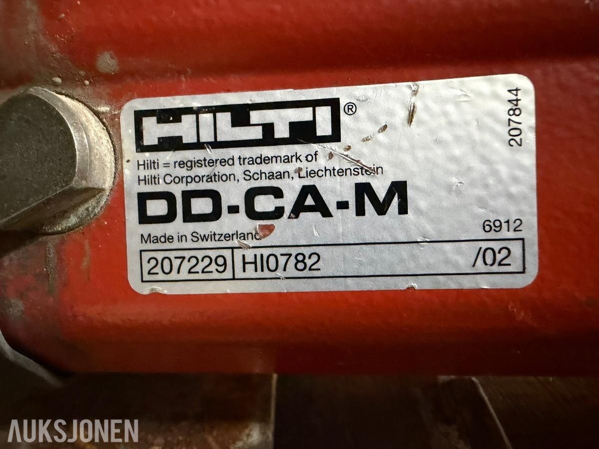 Hilti DD-250E kjernebormaskin med stativ og flere kjerneborkroner