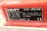 Hilti DD-250E kjernebormaskin med stativ og flere kjerneborkroner