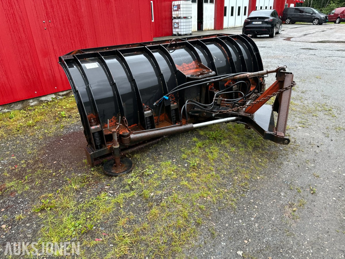 1989 Tellefsdal 2700 mm snøskjær, hydraulisk vinkling