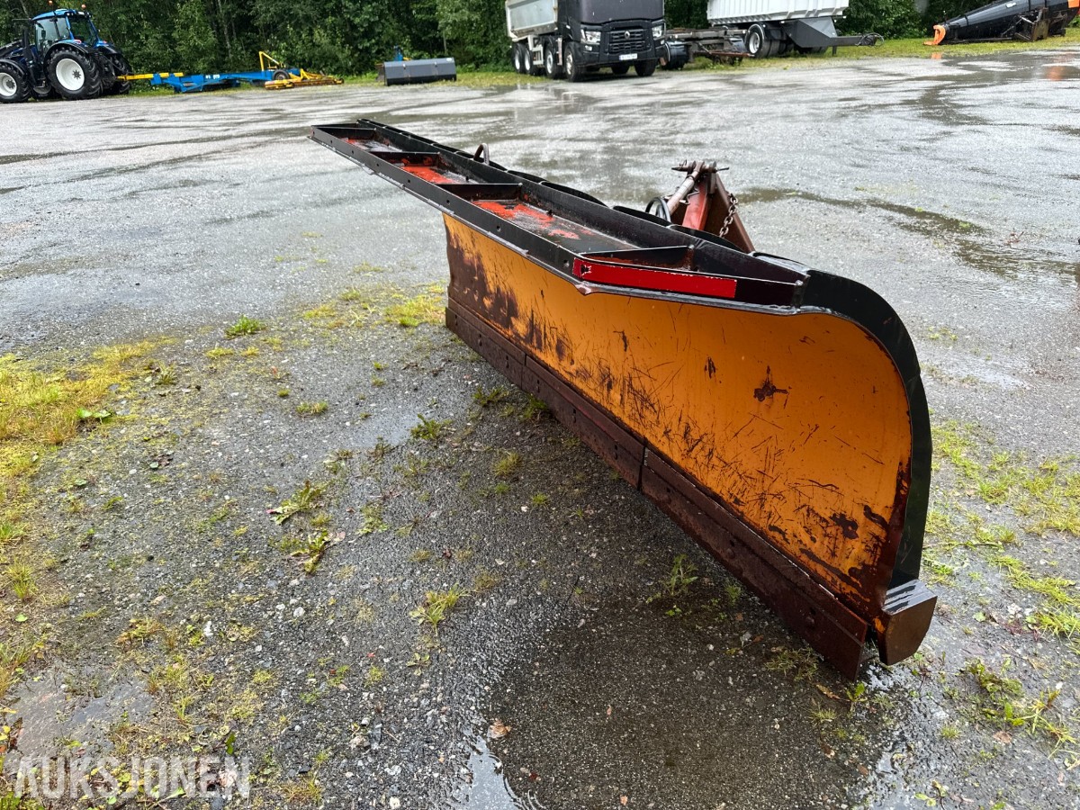 1989 Tellefsdal 2700 mm snøskjær, hydraulisk vinkling
