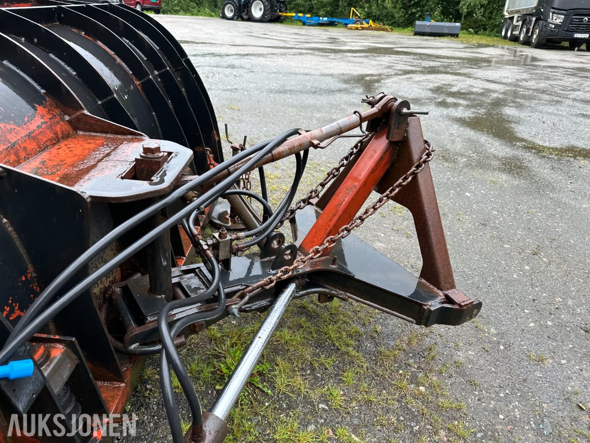 1989 Tellefsdal 2700 mm snøskjær, hydraulisk vinkling