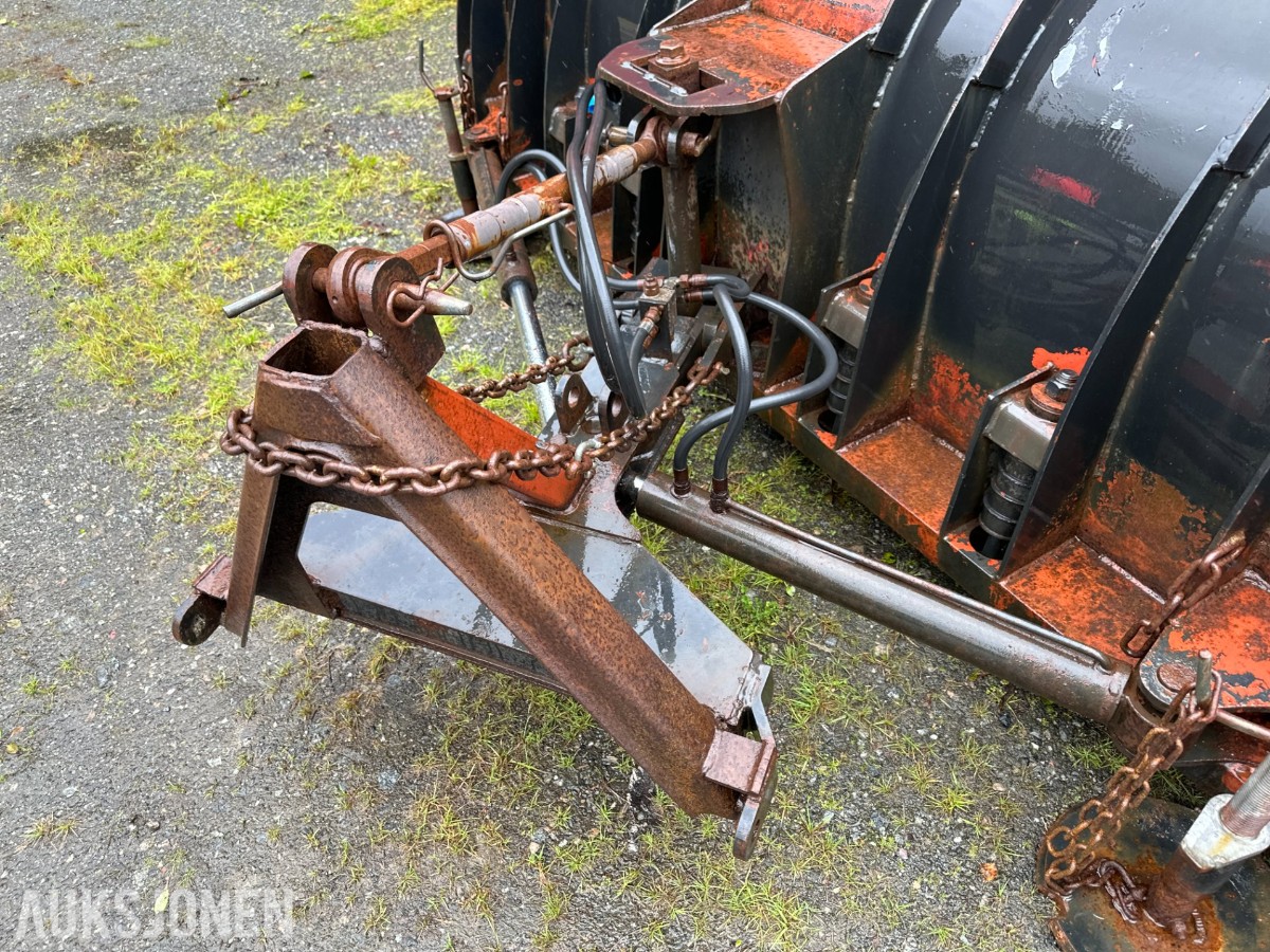 1989 Tellefsdal 2700 mm snøskjær, hydraulisk vinkling