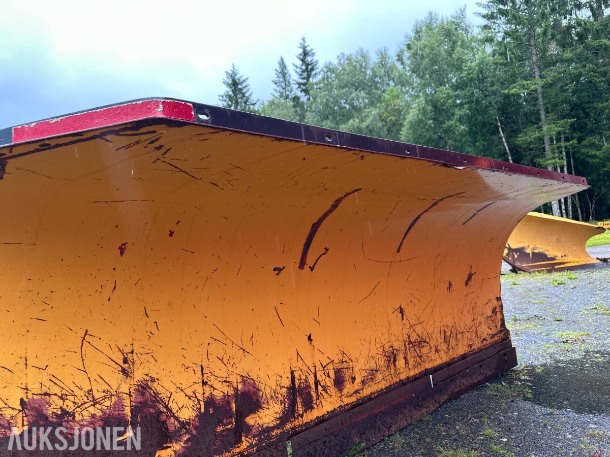 1989 Tellefsdal 2700 mm snøskjær, hydraulisk vinkling