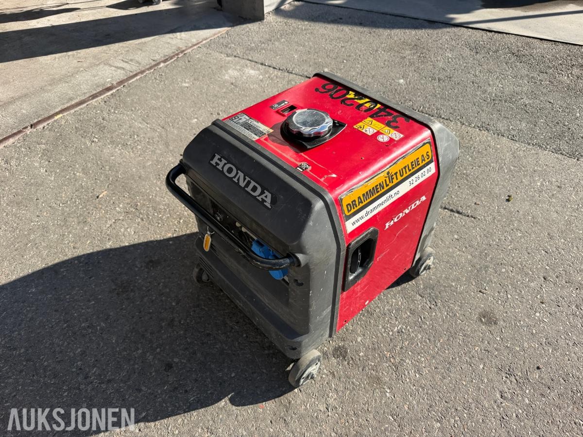 2022 Honda EU30is aggregat