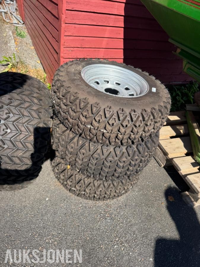 4 stk. Carlisle All Trail dekk på felg – 2 dimensjoner
